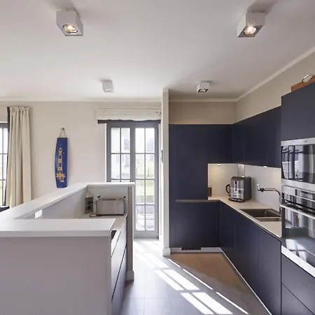 Reetland Am - Luxus Reetdachvilla Mit 3 Schlafzimmern, Sauna Und Kamin E27 بيت للعطل