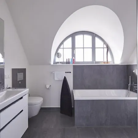 Reetland Am - Luxus Reetdachvilla Mit 3 Schlafzimmern, Sauna Und Kamin E27 Ferienhaus Dranske