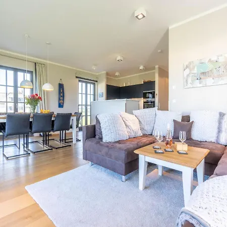 Reetland Am - Luxus Reetdachvilla Mit 3 Schlafzimmern, Sauna Und Kamin E27 Ferienhaus Dranske