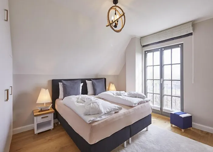 Reetland Am - Luxus Reetdachvilla Mit 3 Schlafzimmern, Sauna Und Kamin E27 펜션