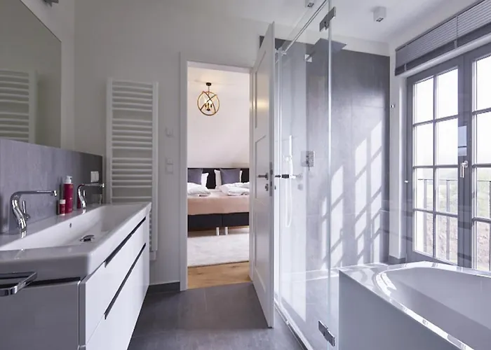 Reetland Am - Luxus Reetdachvilla Mit 3 Schlafzimmern, Sauna Und Kamin E27 펜션